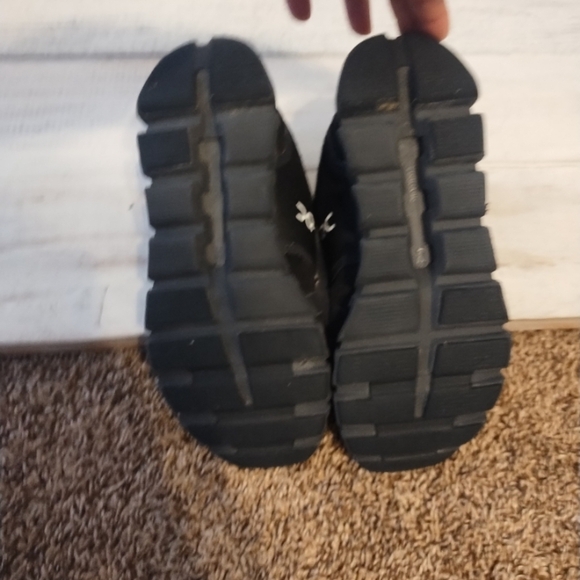 On Cloud 6 Triple Black Mens Running Athletic Casual size 7 men - Picture 11 of 12